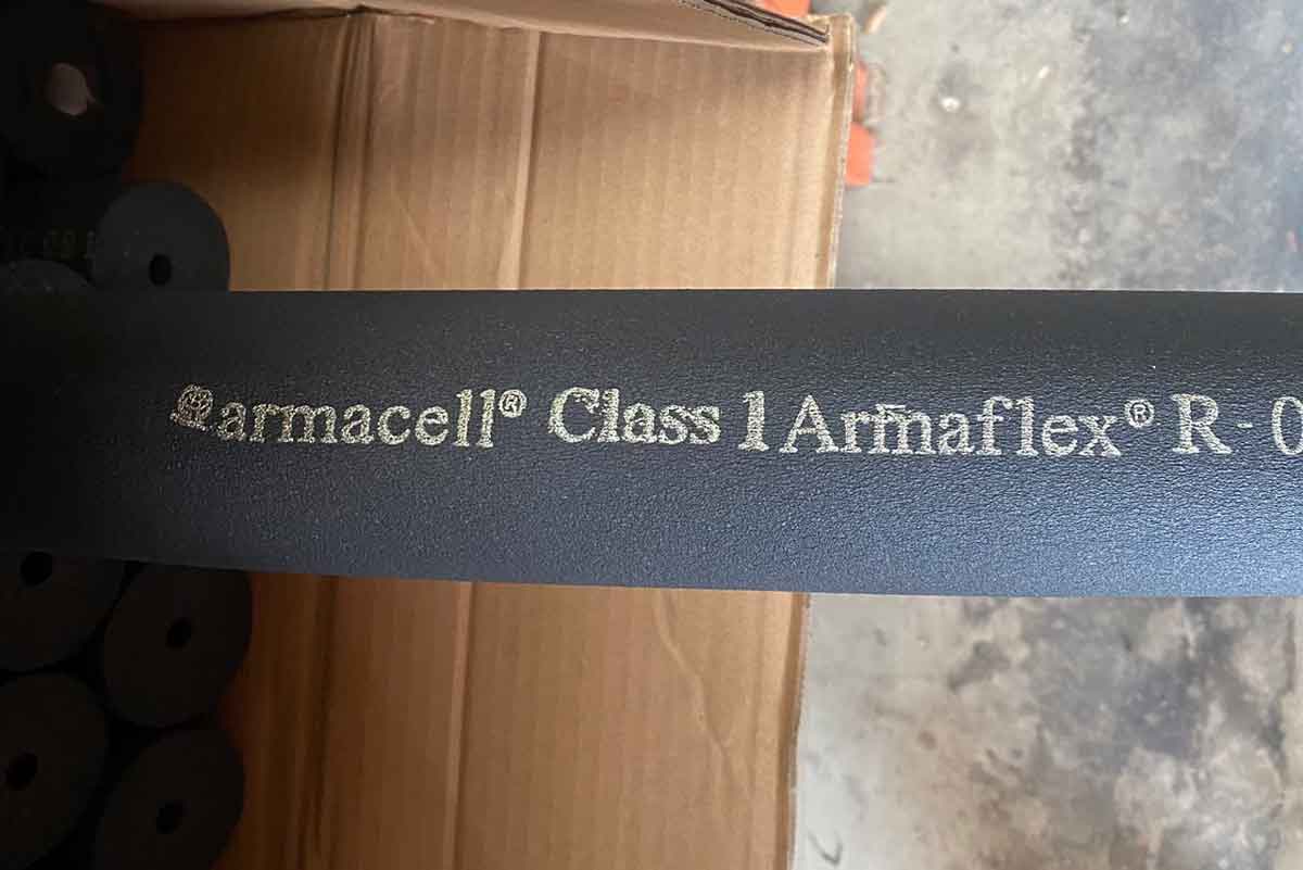 ฉนวนยางดำ armaflex รุ่นมาตรฐานจะมีการป้องกันไฟ Class 1